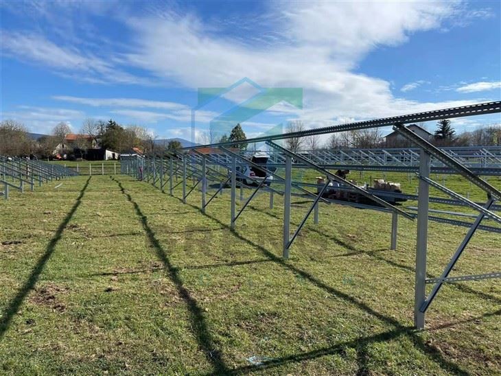 Mounting-structure-for-solar-panels