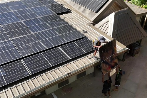 Kikapcsolt-hálózati napelem- és akkumulátorrendszer energiamegoldást kínál a ...