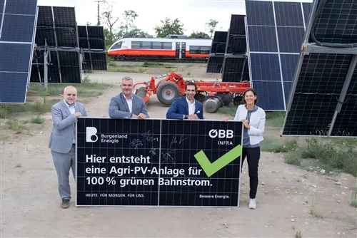 Az Agrivoltaic Facility közvetlenül az osztrák vasúthálózatot látja el vontat...